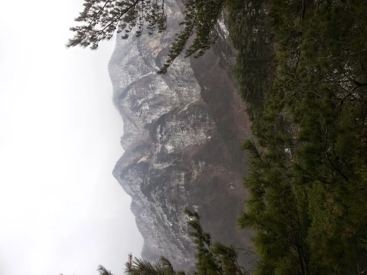 조령산(절골-촛대바위-조령산-신선암봉-절골)