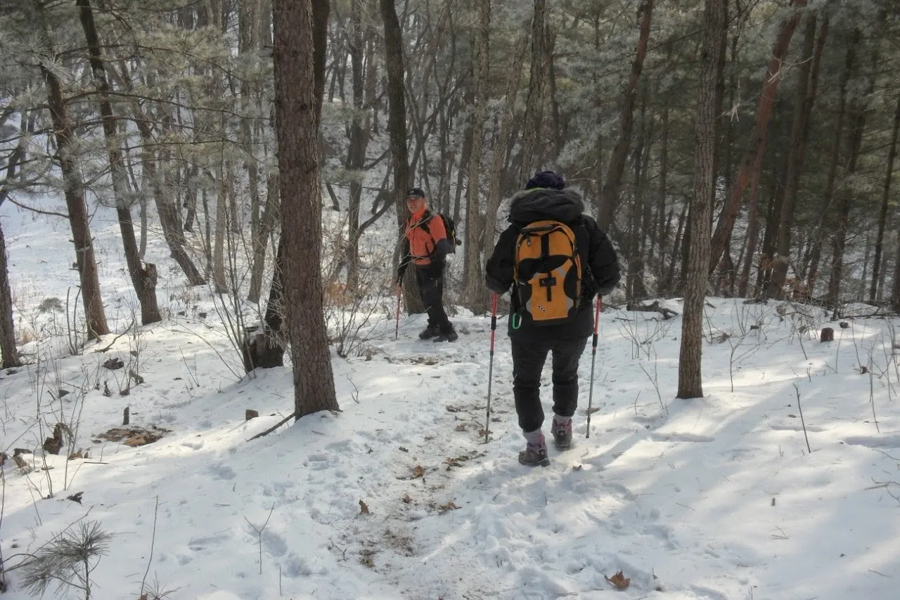 강촌 굴봉산 지둘러산행 13-12-22일