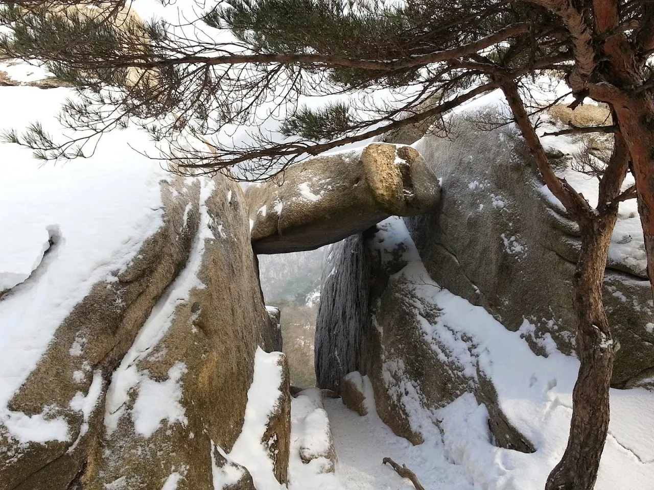북한산 족두리봉에서 의상봉까지